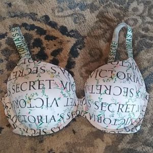 NWOT VS t-shirt push-up full coverage bra